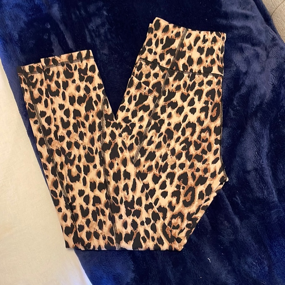 Victoria’s Secret leaped print leggings